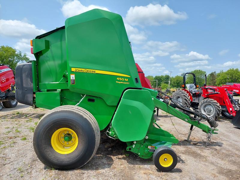 Hay & Forage  John Deere 450 M Round Baler Photo